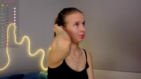 emma_clon online show from August 12, 4:04 am