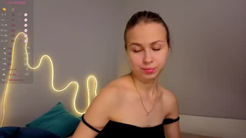 emma_clon online show from August 14, 6:06 am