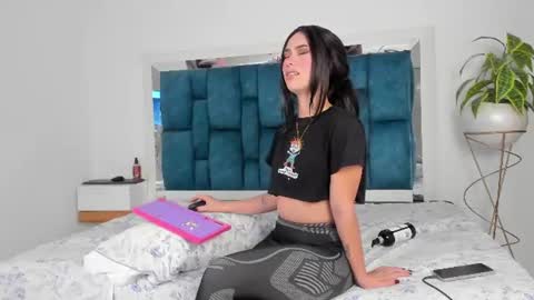 Emma online show from August 6, 7:07 am