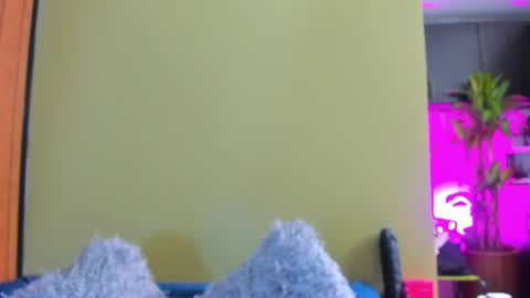 Emma online show from August 6, 6:51 pm