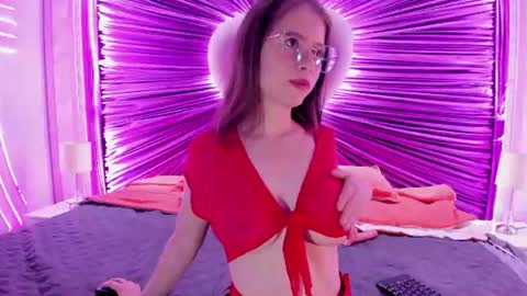 emma eva  online show from August 10, 10:22 pm