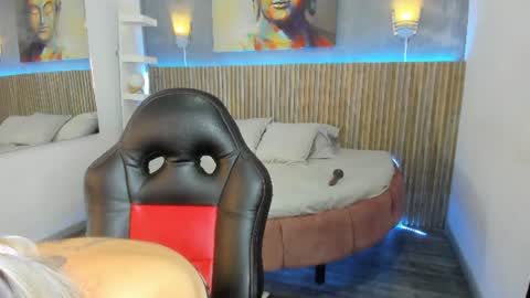 emma_fox84 online show from September 9, 1:13 am