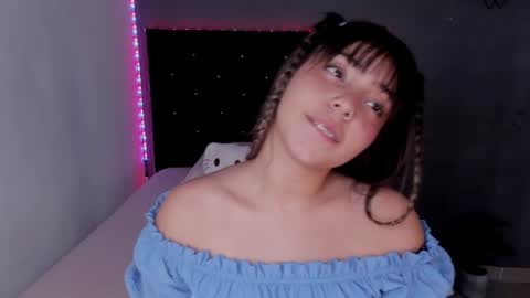 emma_grayys online show from July 25, 5:22 am