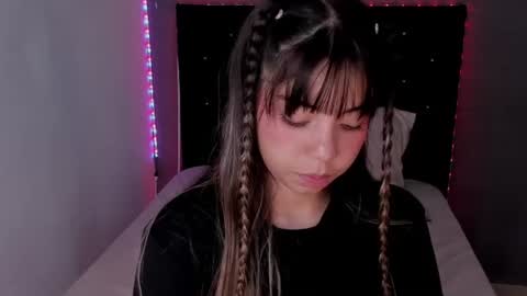 emma_grayys online show from July 26, 12:43 pm