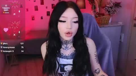 emma_kirks online show from August 5, 1:42 pm