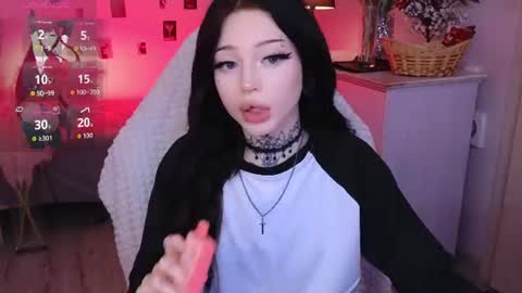 emma_kirks online show from August 10, 2:40 pm
