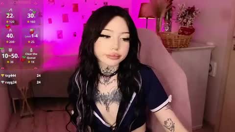 emma_kirks online show from August 14, 1:37 pm