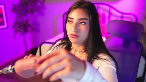 Emma online show from August 9, 12:33 am
