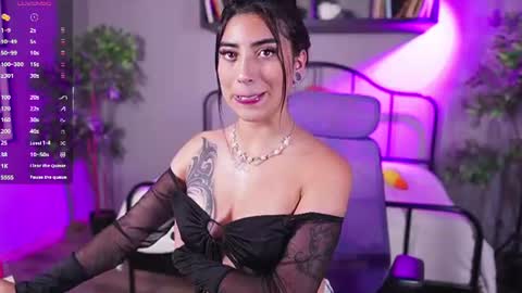 Emma online show from August 11, 9:28 pm