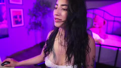 Emma online show from August 14, 10:08 am