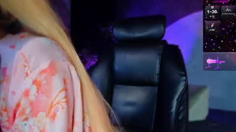     online show from August 8, 12:38 pm