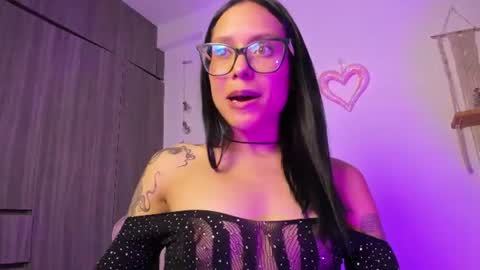 Emma online show from July 30, 7:53 pm