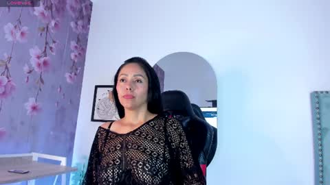 EMMA  online show from August 3, 7:10 pm