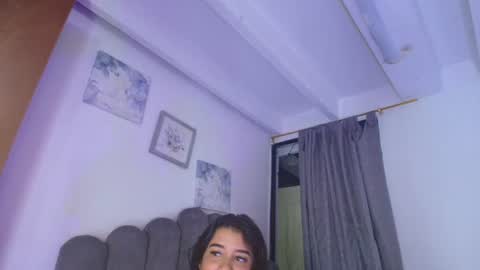 emma_saenz01 online show from July 15, 1:06 am