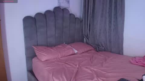emma_saenz01 online show from July 25, 4:38 am