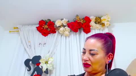emma_saenzz online show from July 18, 6:14 am