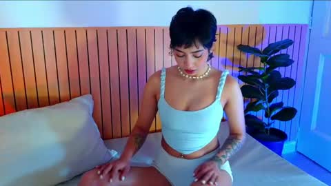 Emma web online show from August 6, 5:12 pm