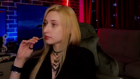 Emma online show from July 31, 2:45 pm