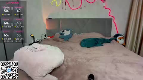 Emma online show from August 6, 7:02 pm