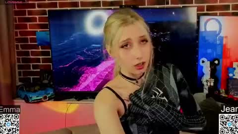 Emma online show from August 15, 4:55 pm