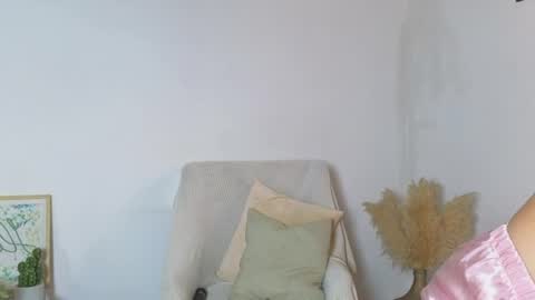 Emma online show from August 15, 3:38 pm