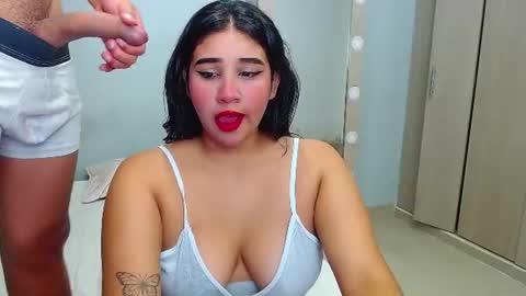 emmaandpablo_mask11 online show from July 29, 10:22 am