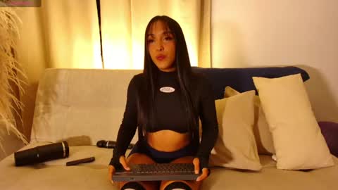 EmmaBeecker online show from August 16, 6:28 am