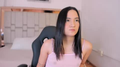 Emma online show from August 8, 11:43 am