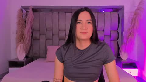 Emma online show from August 9, 12:06 pm