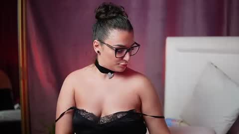  Emma  online show from August 12, 10:45 pm