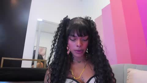 emmaebony_ online show from July 18, 1:34 pm