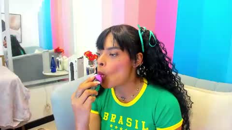 emmaebony_ online show from July 18, 4:52 pm