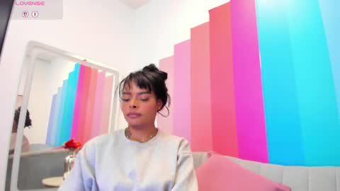 emmaebony_ online show from August 1, 5:08 pm