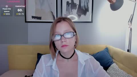 Emma 3 online show from August 11, 1:29 am