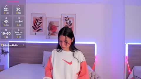 emmalily_ online show from August 14, 10:02 pm