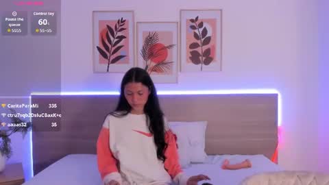 emmalily_ online show from August 14, 11:08 pm