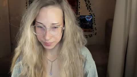Emma online show from August 12, 7:38 pm