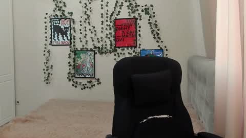 Emma online show from August 14, 2:10 pm