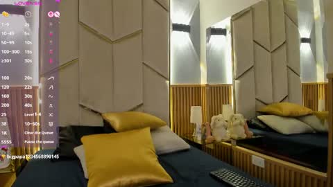 Emma Richards online show from August 12, 10:12 pm