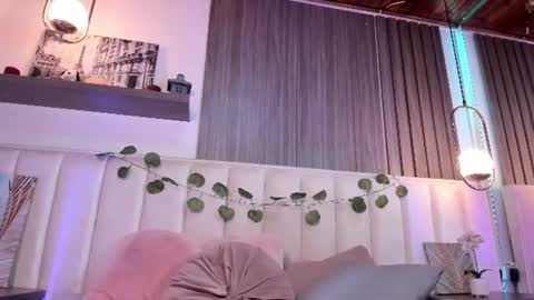 Emma online show from August 7, 3:56 pm