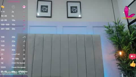 emmarogerss_ online show from August 5, 1:20 pm