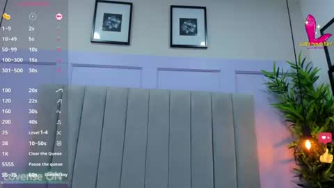 emmarogerss_ online show from August 8, 5:46 pm