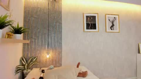 emmazc_ online show from August 5, 1:47 am