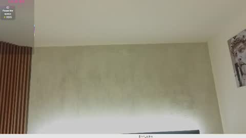 emmi_collins online show from August 8, 11:05 pm