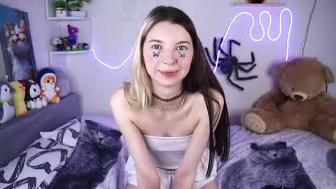 emmie_everly online show from July 25, 1:37 pm