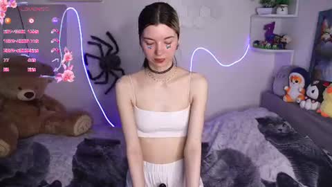 emmie_everly online show from August 10, 7:54 am