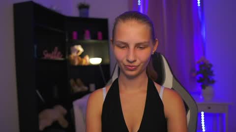 Emmie online show from August 12, 6:32 pm
