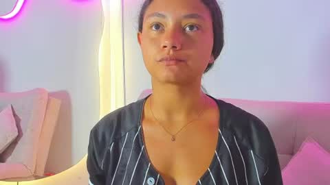 EMMILY online show from August 3, 1:18 pm