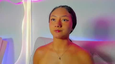 EMMILY online show from August 3, 2:24 pm