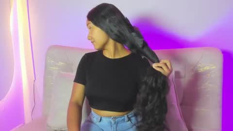 EMMILY online show from August 7, 1:22 pm